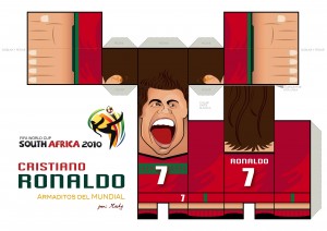 Papercraft del Futbolista Cristiano Ronaldo. Manualidades a Raudales,